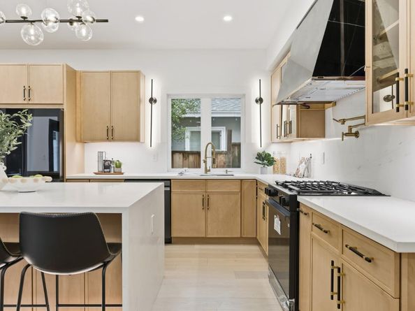 1748 Crane Avenue, Mountain View CA 94040