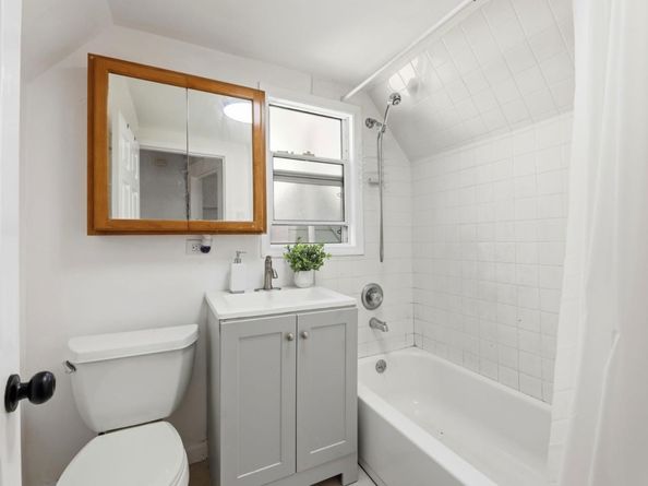 2504 E 24th Street, Oakland CA 94601