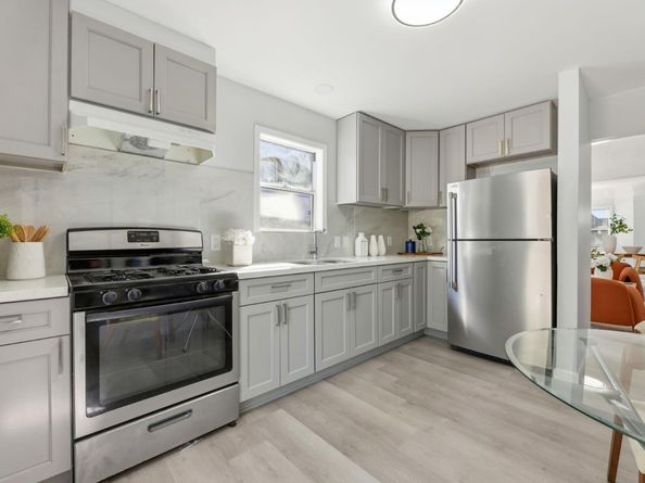 2504 E 24th Street, Oakland CA 94601