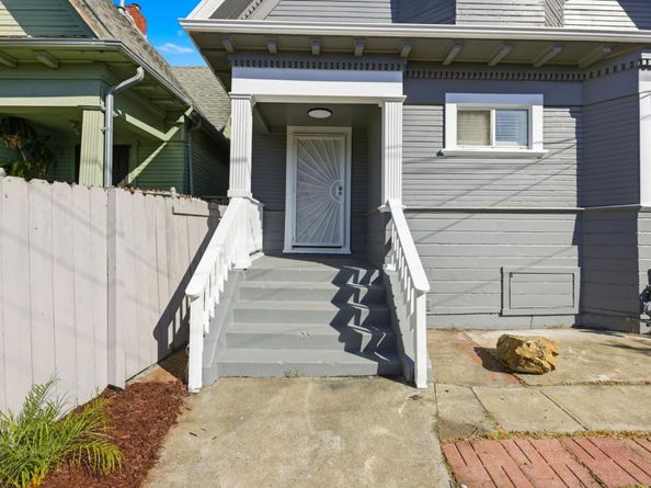 2504 E 24th Street, Oakland CA 94601