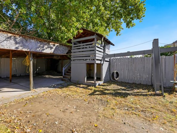 2504 E 24th Street, Oakland CA 94601