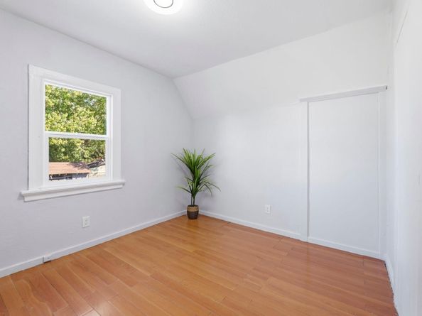 2504 E 24th Street, Oakland CA 94601