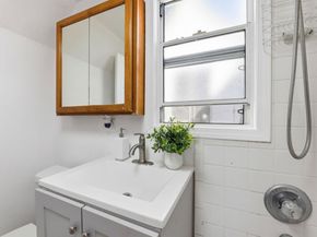 2504 E 24th Street, Oakland CA 94601