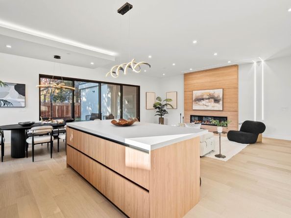 700 Farley Street, Mountain View CA 94043