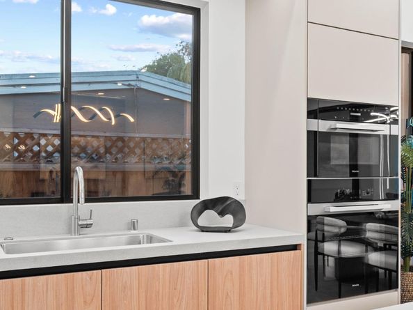 700 Farley Street, Mountain View CA 94043