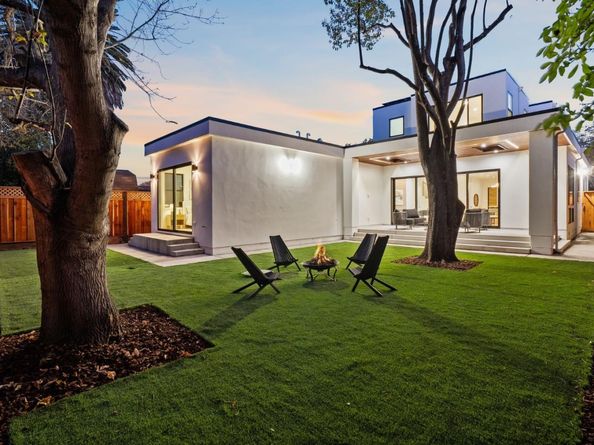 700 Farley Street, Mountain View CA 94043