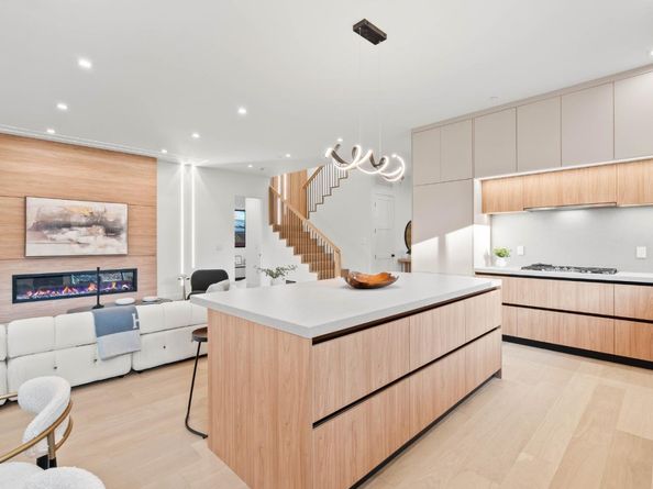 700 Farley Street, Mountain View CA 94043