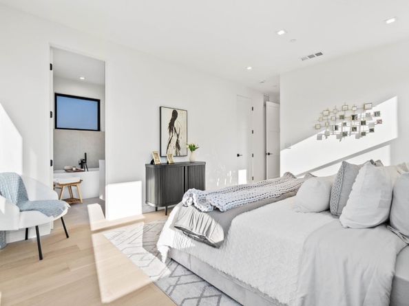 700 Farley Street, Mountain View CA 94043