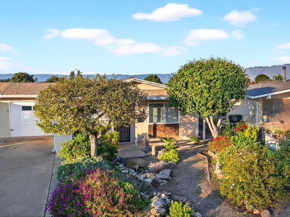 8 Carita Court, Watsonville CA 95076