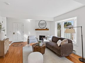 83 Devonshire Avenue 7, Mountain View CA 94043