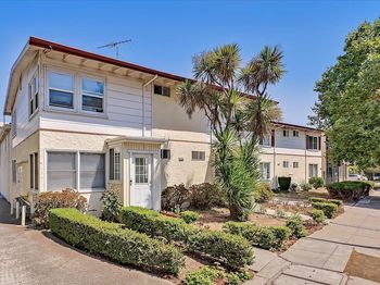 840 El Camino Real