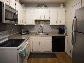 7 Chapel Hill Dr 11, Plymouth MA 02360