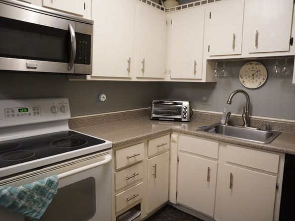 7 Chapel Hill Dr 11, Plymouth MA 02360