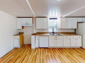 16 Thomas St, Fitchburg MA 01420