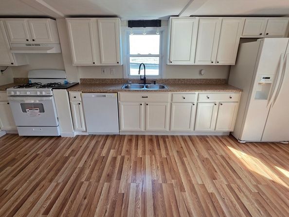 16 Thomas St, Fitchburg MA 01420
