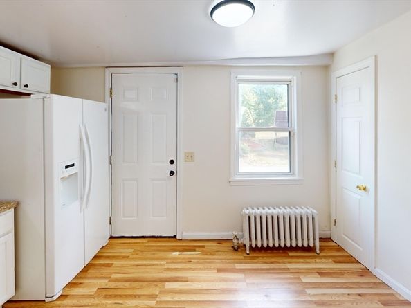 16 Thomas St, Fitchburg MA 01420
