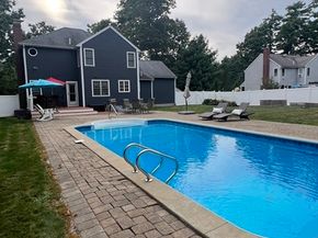 52 Saddleworth Way, Middleboro MA 02346