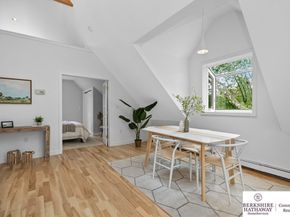 87 Holworthy St 3, Cambridge MA 02138