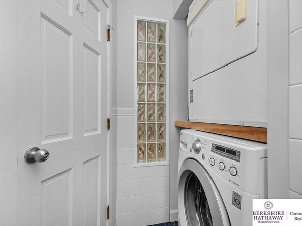 87 Holworthy St 3, Cambridge MA 02138