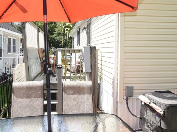 60 Fairview St, Rockland MA 02370