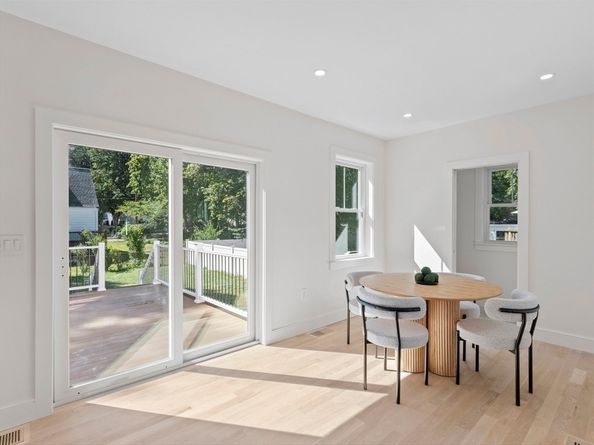 10 Ames St, Wakefield MA 01880