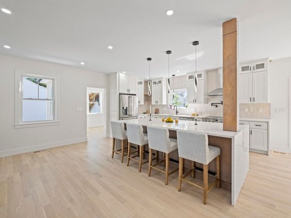10 Ames St, Wakefield MA 01880