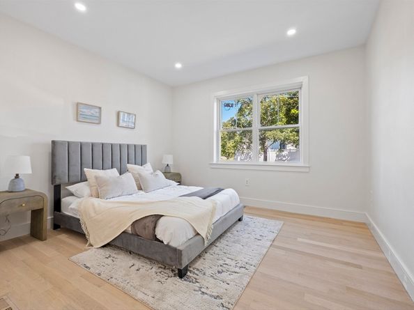 10 Ames St, Wakefield MA 01880