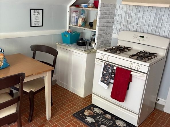 23 Castle Street, Plymouth MA 02360