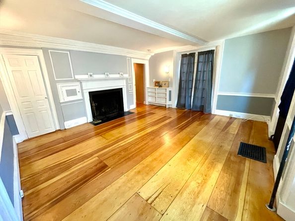 1 Green St. 2, Marblehead MA 01945