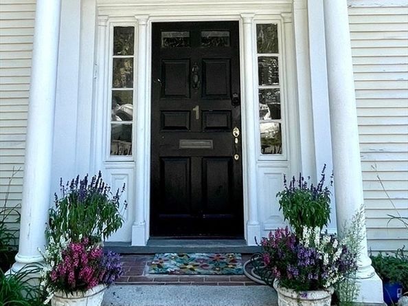 1 Green St. 2, Marblehead MA 01945