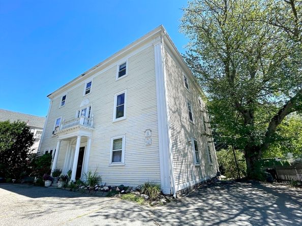 1 Green St. 2, Marblehead MA 01945
