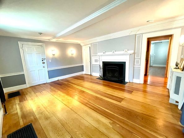1 Green St. 2, Marblehead MA 01945