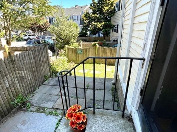 1 Green St. 2, Marblehead MA 01945