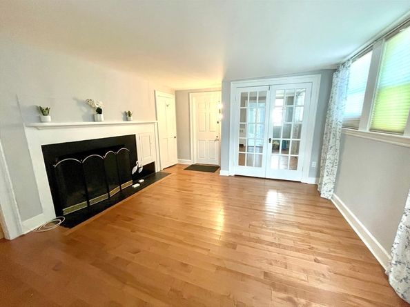 1 Green St. 2, Marblehead MA 01945