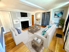 1 Green St. 2, Marblehead MA 01945