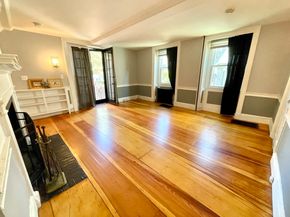 1 Green St. 2, Marblehead MA 01945