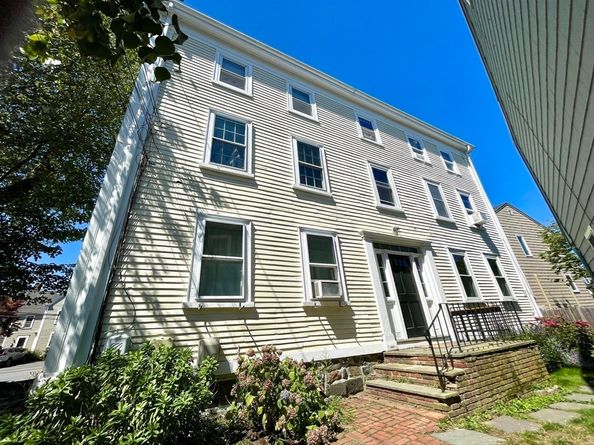 1 Green St. 2, Marblehead MA 01945