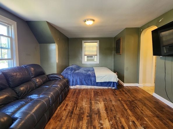 23 Marshall Rd, Fitchburg MA 01420