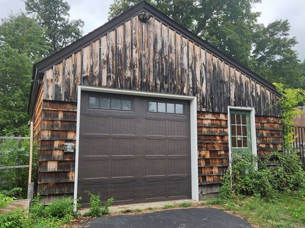23 Marshall Rd, Fitchburg MA 01420