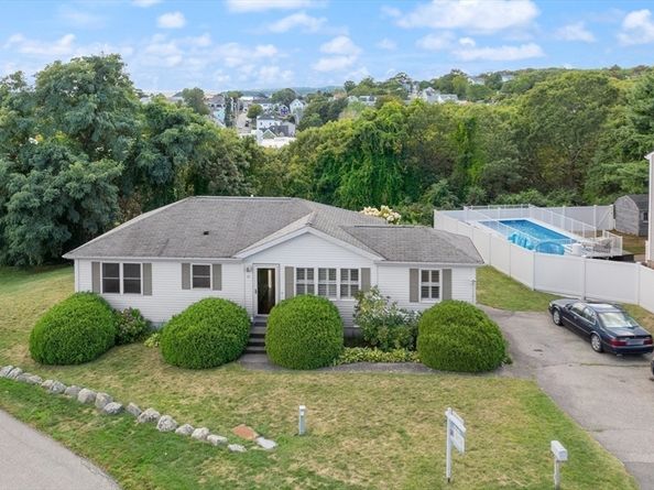 11 Crestview Terrace, Gloucester MA 01930