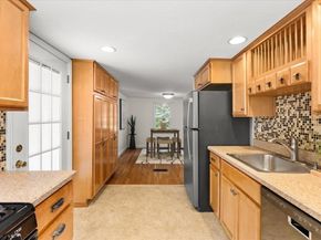 83 River Rd, Norfolk MA 02056