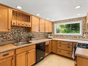 83 River Rd, Norfolk MA 02056
