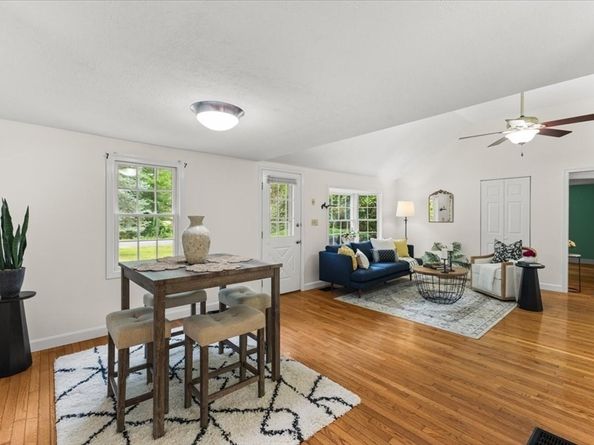 83 River Rd, Norfolk MA 02056