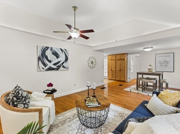 83 River Rd, Norfolk MA 02056