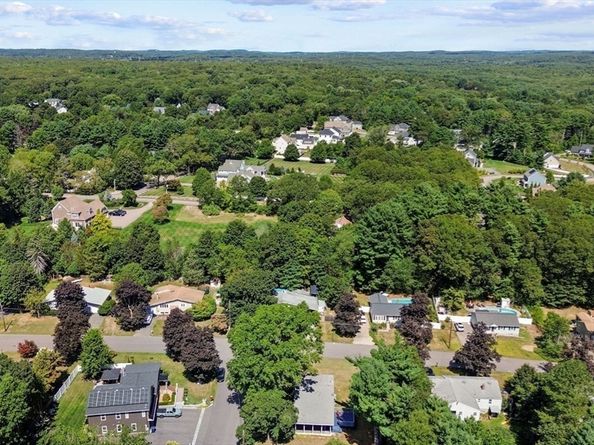 14 Richard Rd, Medway MA 02053