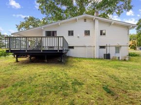 14 Richard Rd, Medway MA 02053