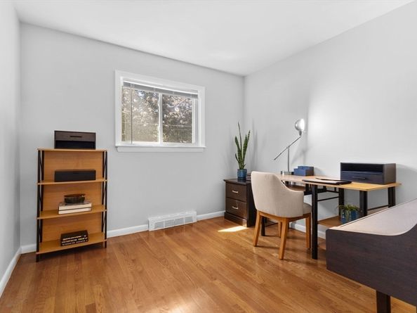 14 Richard Rd, Medway MA 02053