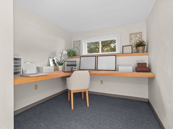 14 Richard Rd, Medway MA 02053
