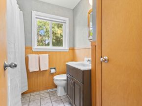 14 Richard Rd, Medway MA 02053
