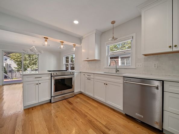 14 Dalton St 14, Newburyport MA 01950